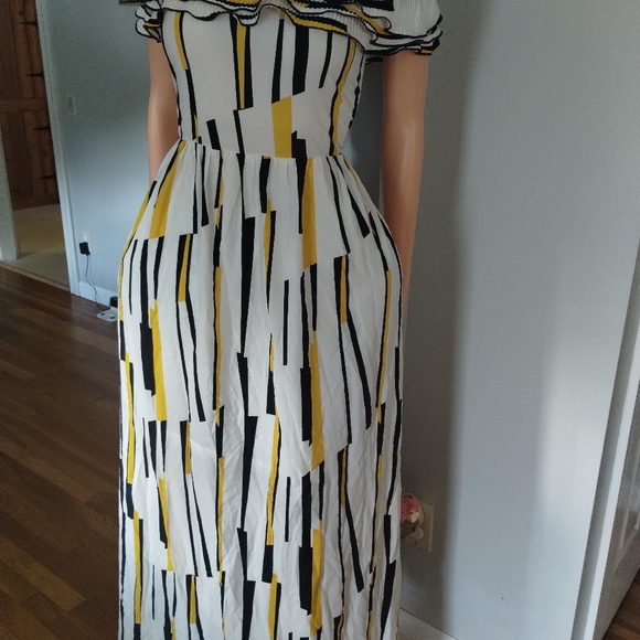 Dress - Picture 4 of 5